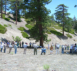 Peregrinación sobre la montaña sagrada, Mt. Baldy, California, USA